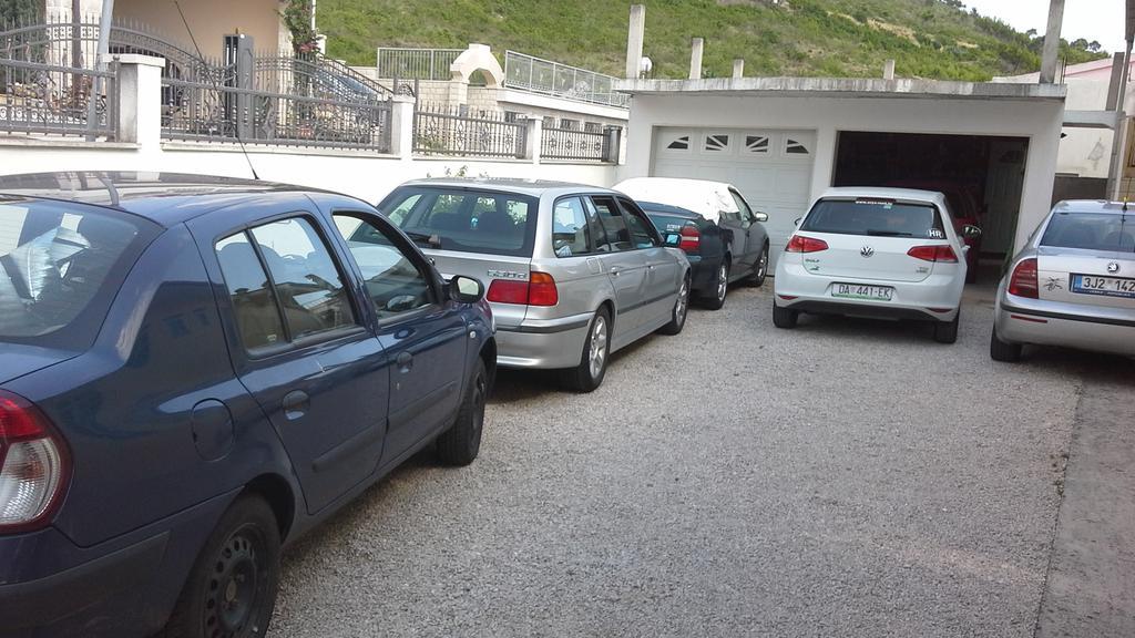 Anini Dvori Apartma