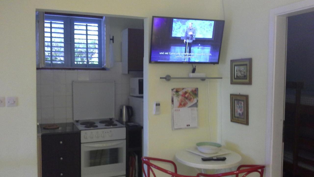 Anini Dvori Apartma *